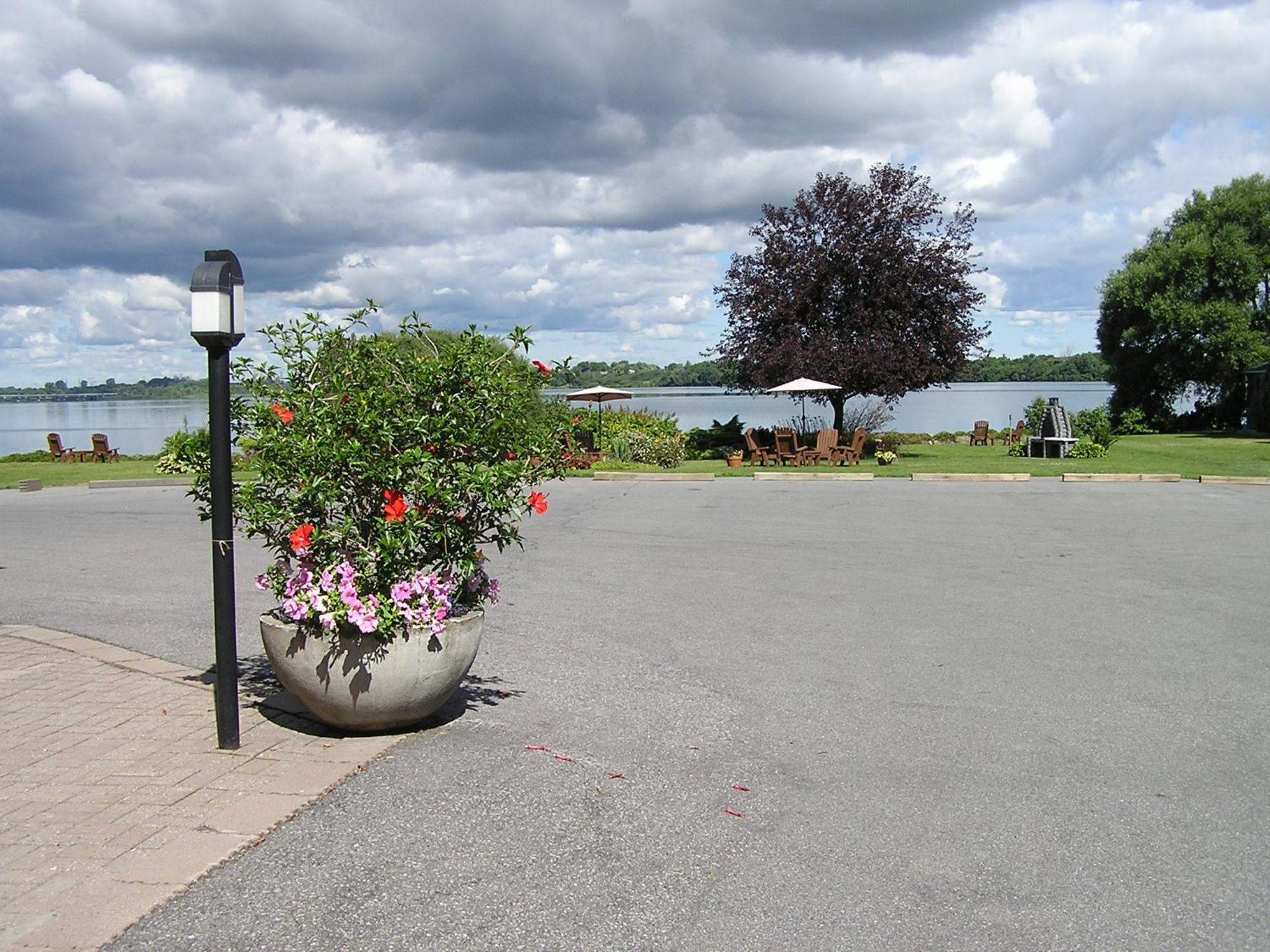 Hotel Oasis Lac St-Louis Salaberry-de-Valleyfield Zewnętrze zdjęcie
