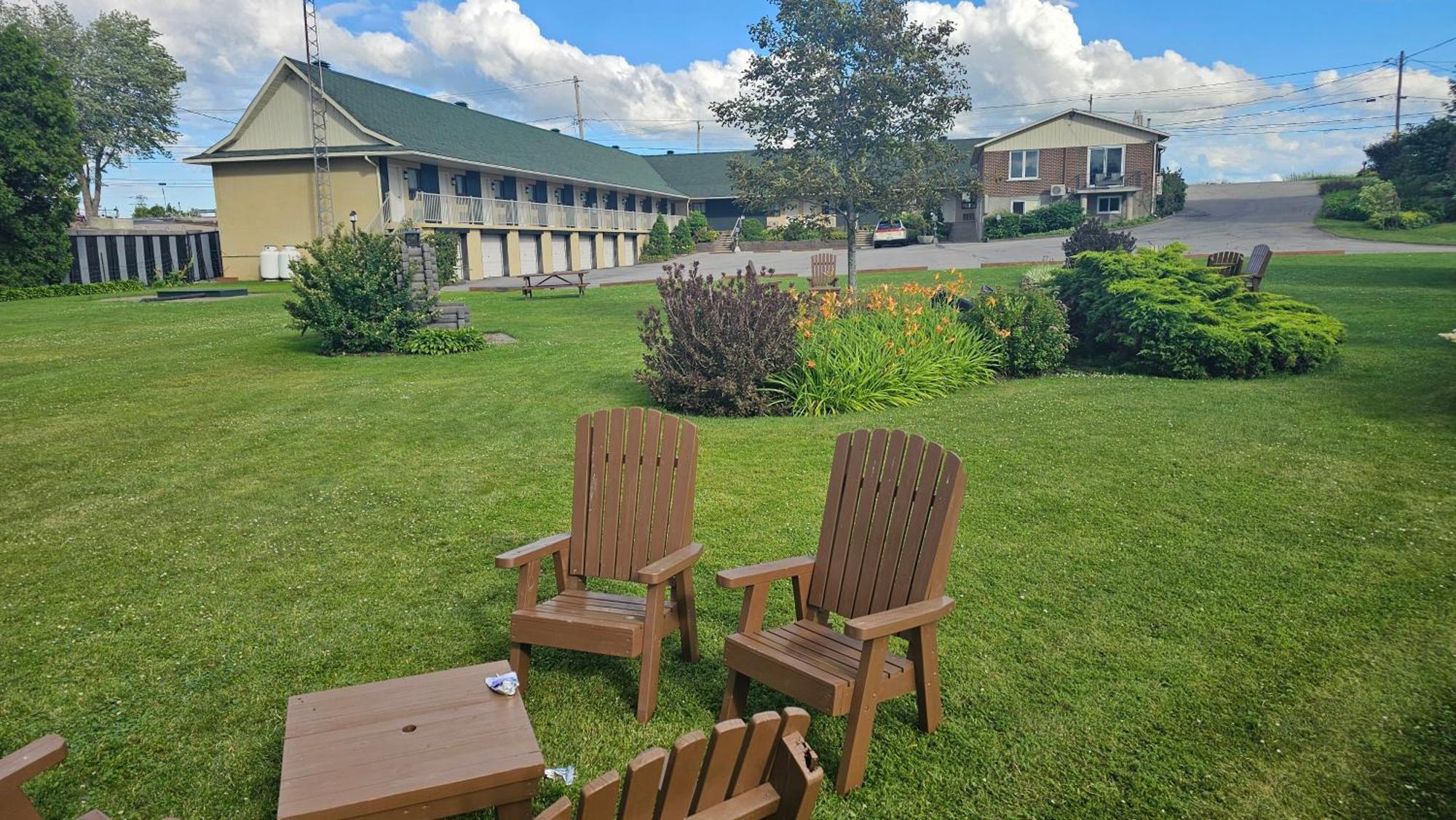 Hotel Oasis Lac St-Louis Salaberry-de-Valleyfield Zewnętrze zdjęcie