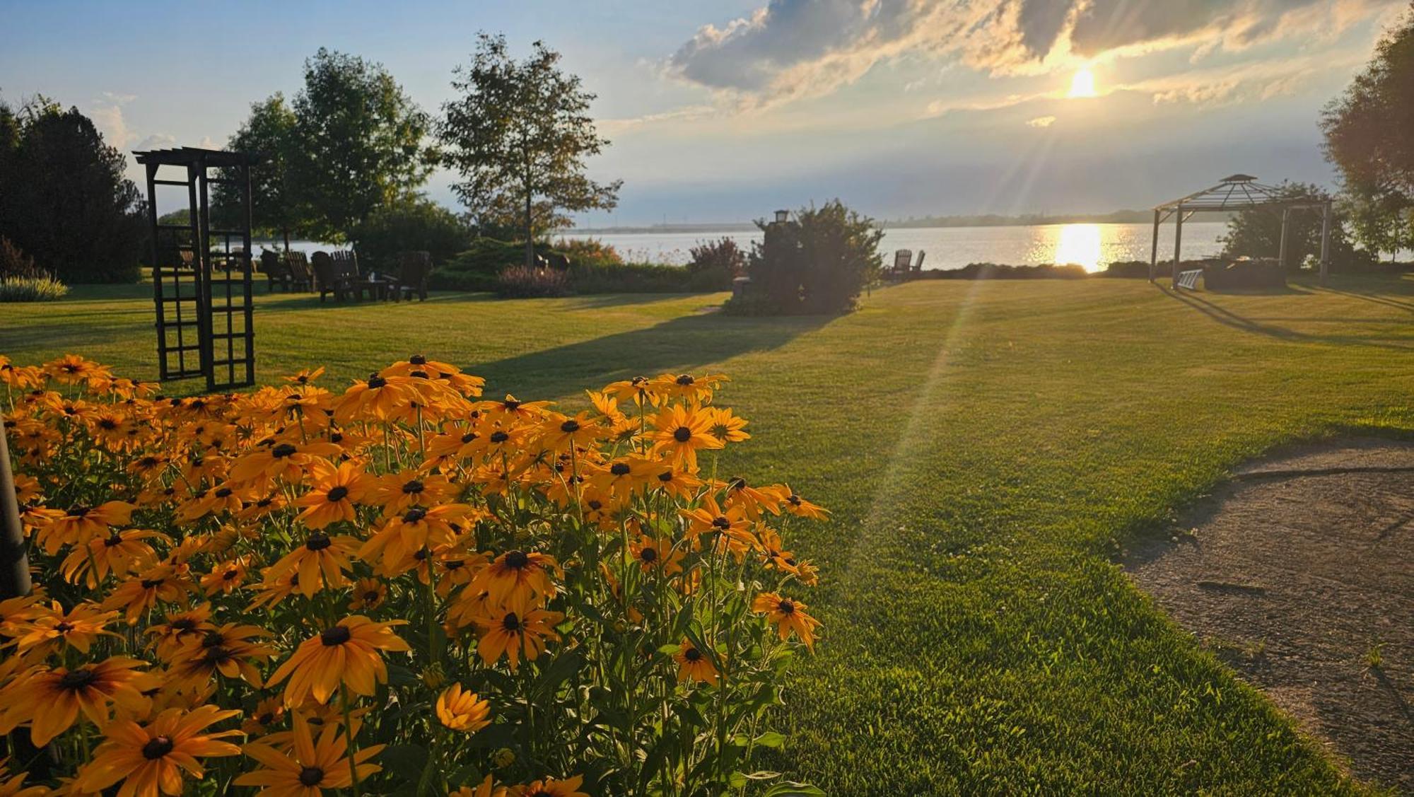 Hotel Oasis Lac St-Louis Salaberry-de-Valleyfield Zewnętrze zdjęcie