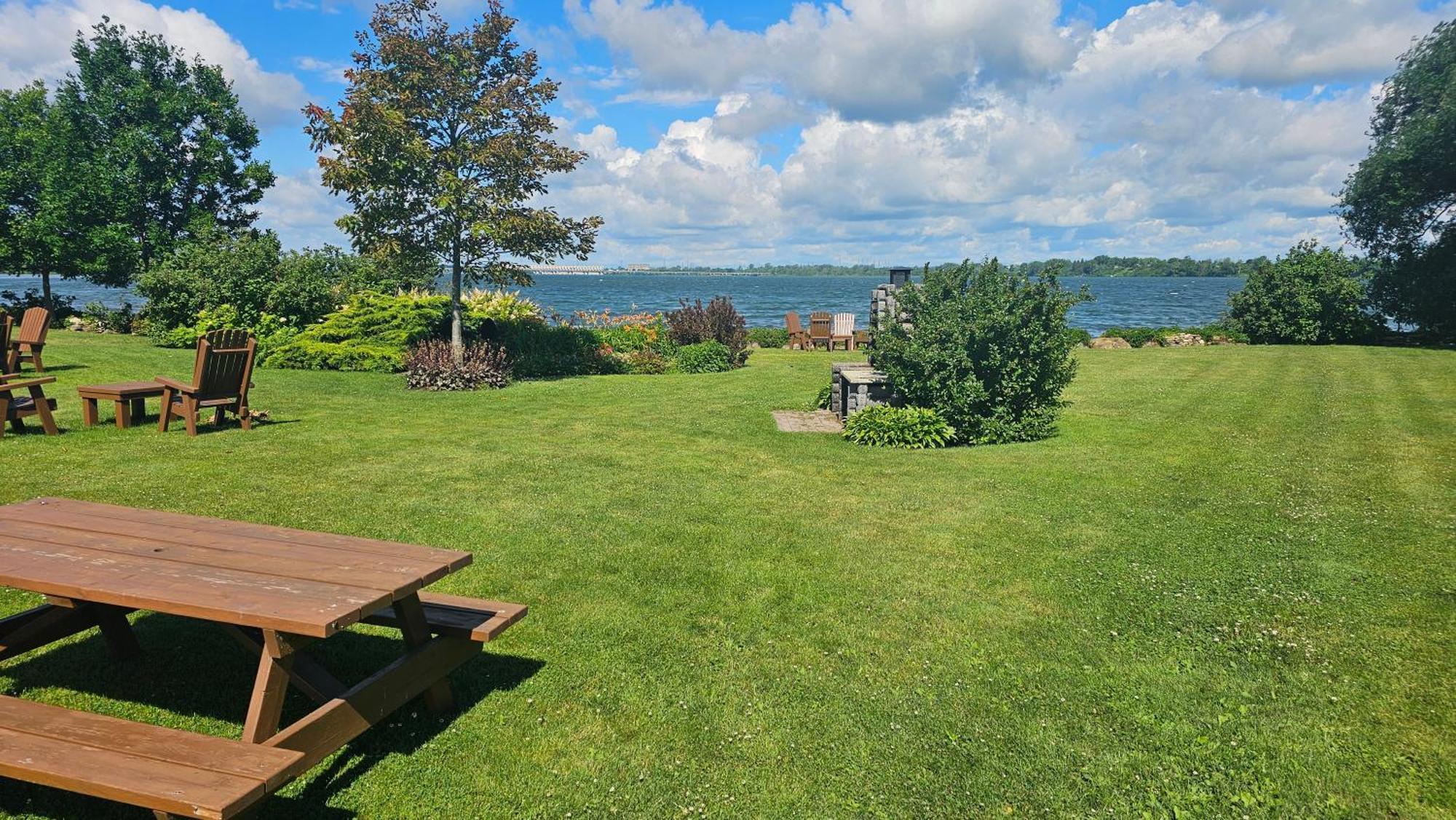 Hotel Oasis Lac St-Louis Salaberry-de-Valleyfield Zewnętrze zdjęcie