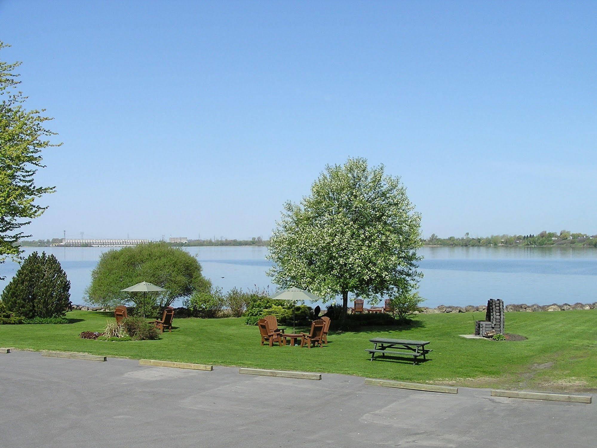 Hotel Oasis Lac St-Louis Salaberry-de-Valleyfield Zewnętrze zdjęcie